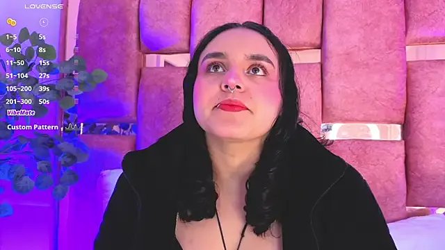 Freechat _Ambar-devon_ on StripChat