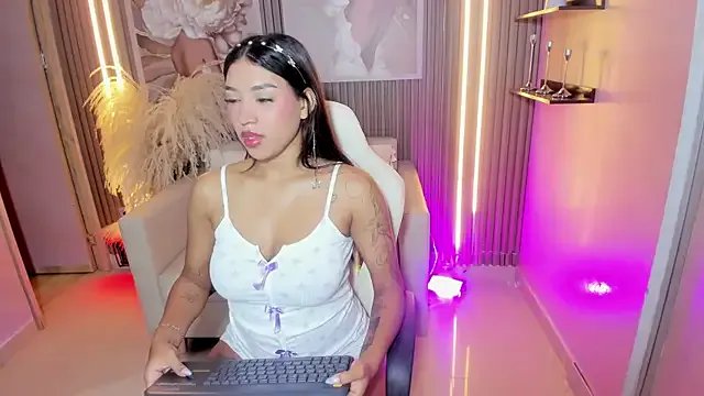 Ailee_naughty — oil in my big tits
