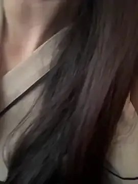 bi_biii on StripChat