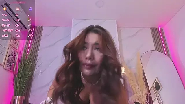 Chlooee__ on StripChat