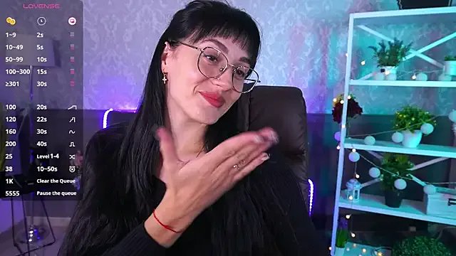 EviLune on StripChat