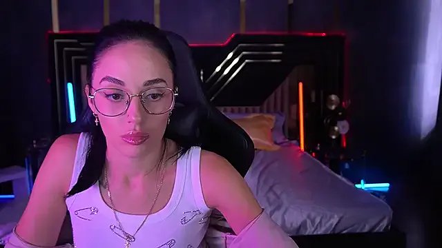 EviLune on StripChat